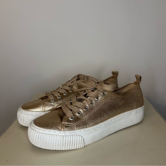 DNA New York Shoes - DNA New York Women’s Metallic Rose Gold Sneakers, Size 39 (8.5)